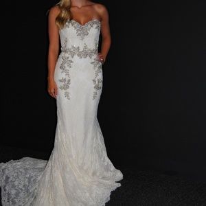Enzoani Jocelyn